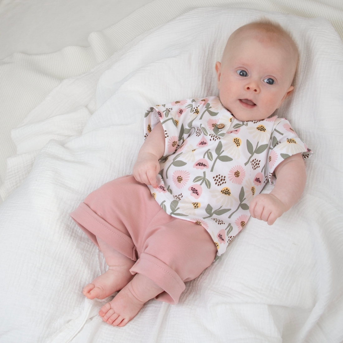 Комплект футболка+шорты "Любимые ромашки", ромашки