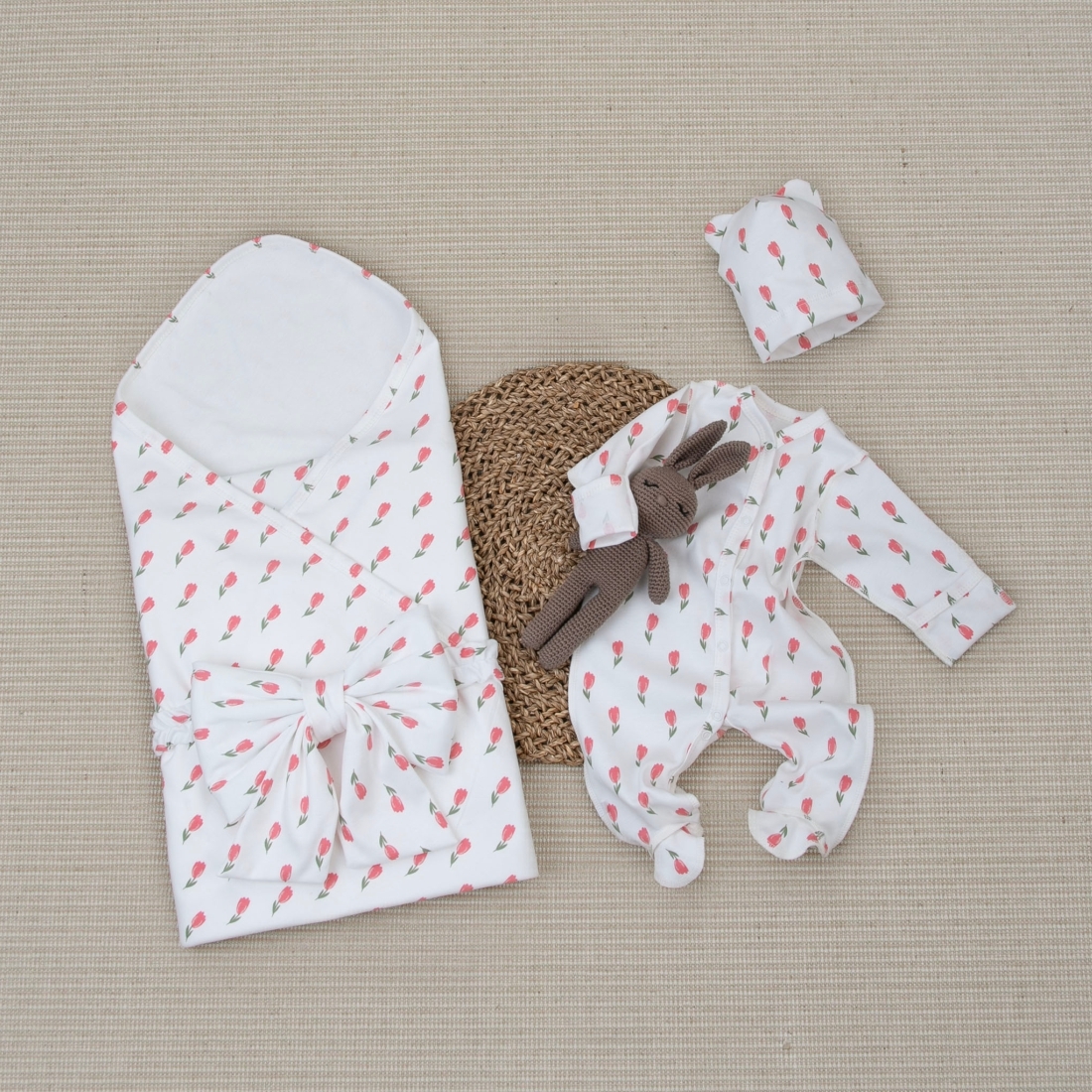 Комплект на выписку 4 предмета "Тюльпанчики.Плед" лето